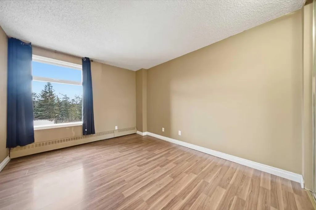 8604 48 Avenue NW Calgary AB T3B 5E6