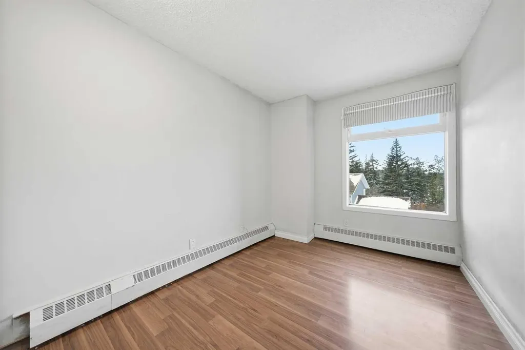 8604 48 Avenue NW Calgary AB T3B 5E6