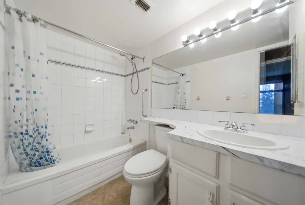 8604 48 Avenue NW Calgary AB T3B 5E6