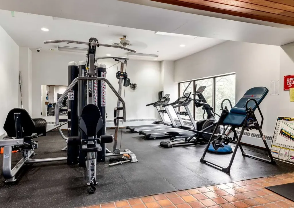 8604 48 Avenue NW Calgary AB T3B 5E6