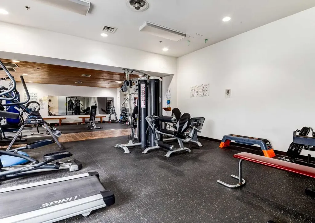 8604 48 Avenue NW Calgary AB T3B 5E6