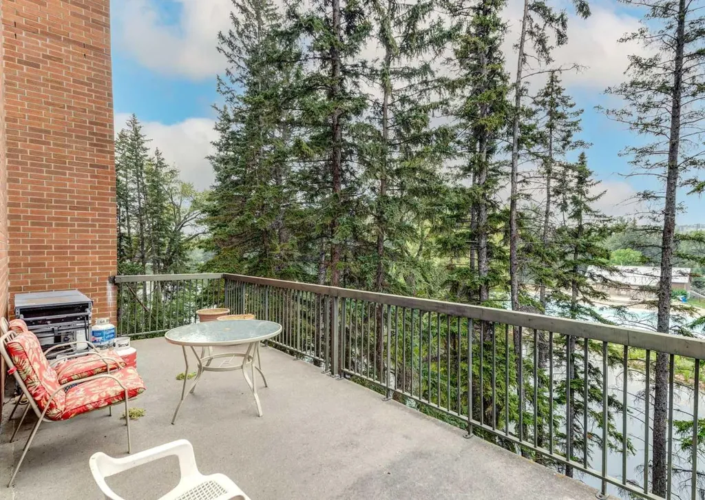 8604 48 Avenue NW Calgary AB T3B 5E6