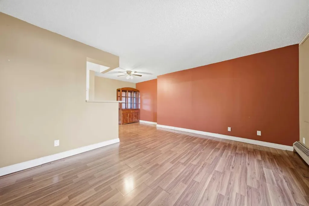 8604 48 Avenue NW Calgary AB T3B 5E6