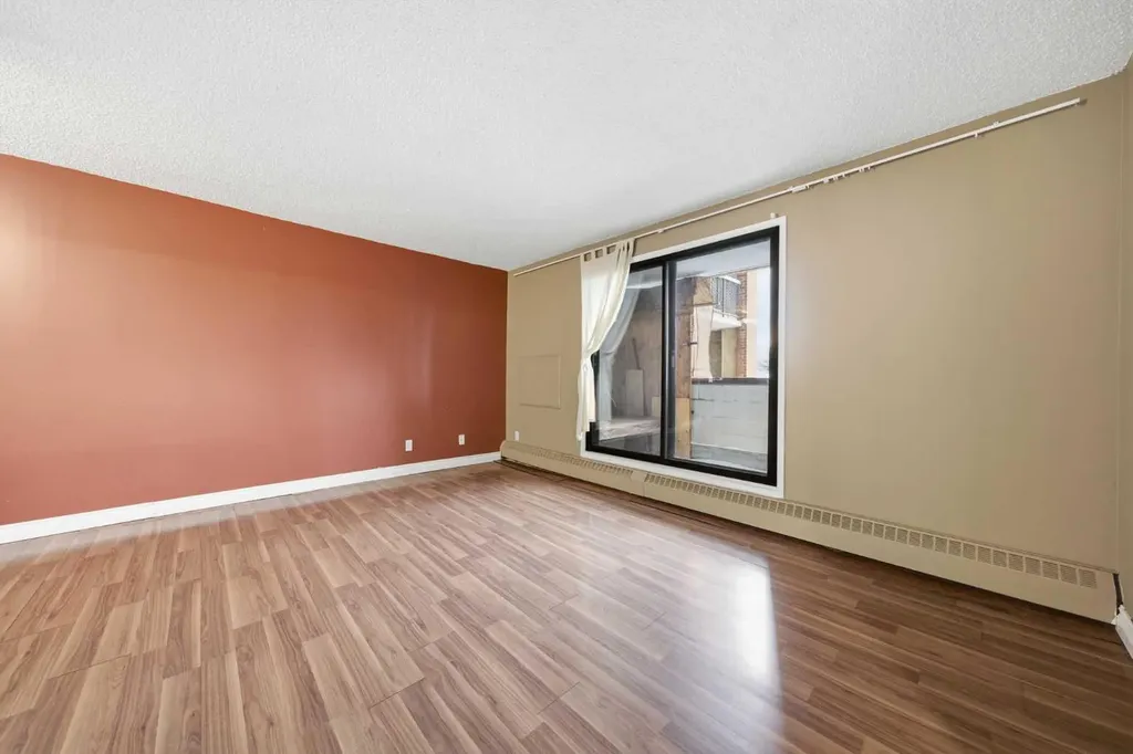 8604 48 Avenue NW Calgary AB T3B 5E6