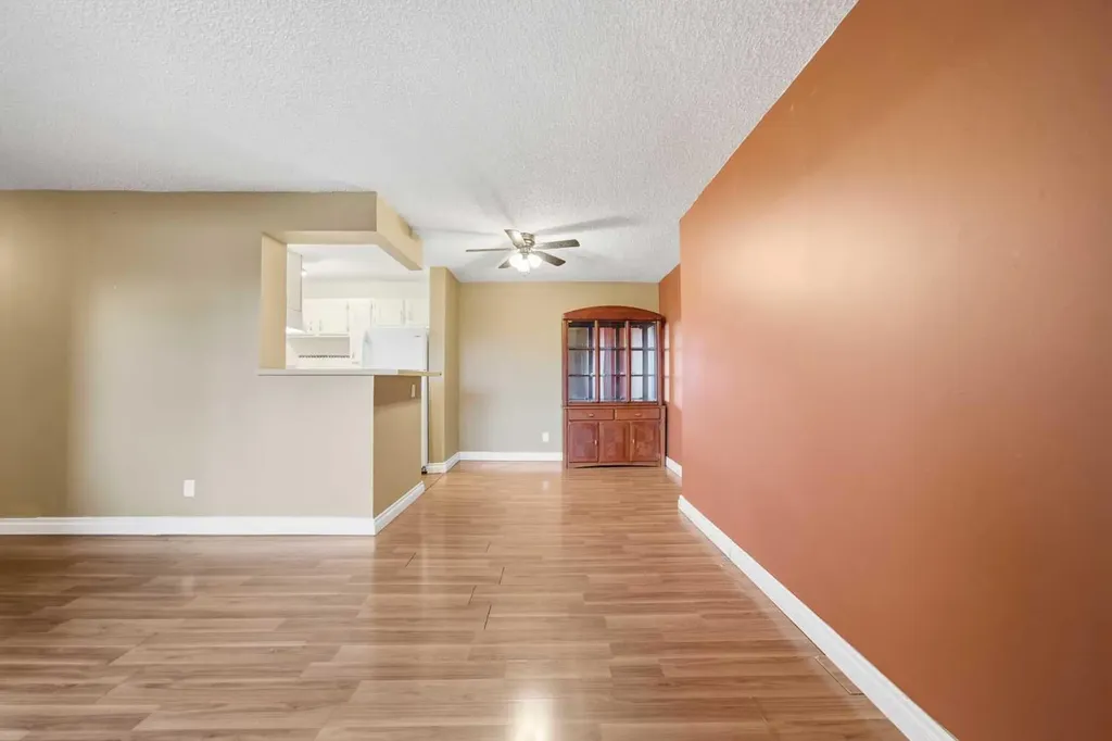 8604 48 Avenue NW Calgary AB T3B 5E6