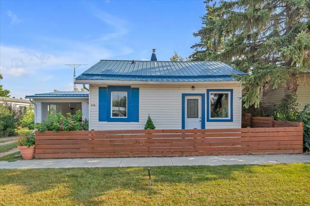 113 2nd Avenue E Delia AB T0J 0W0