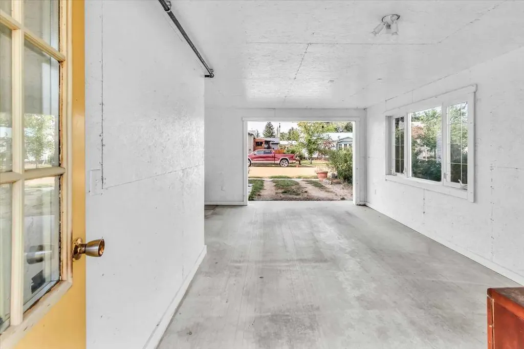 113 2nd Avenue E Delia AB T0J 0W0