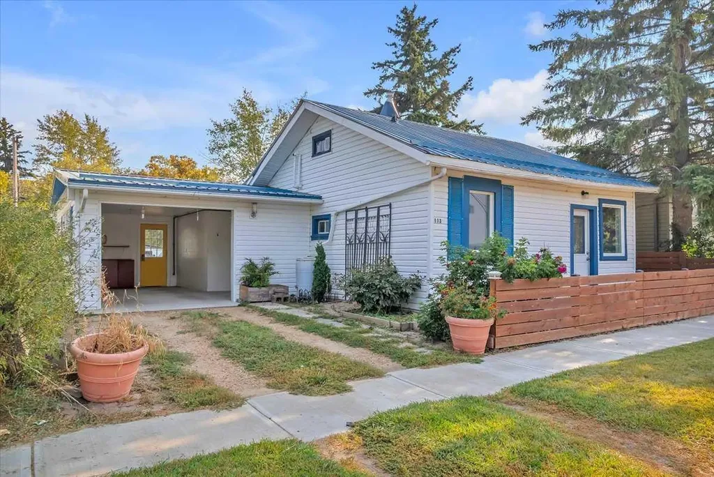 113 2nd Avenue E Delia AB T0J 0W0