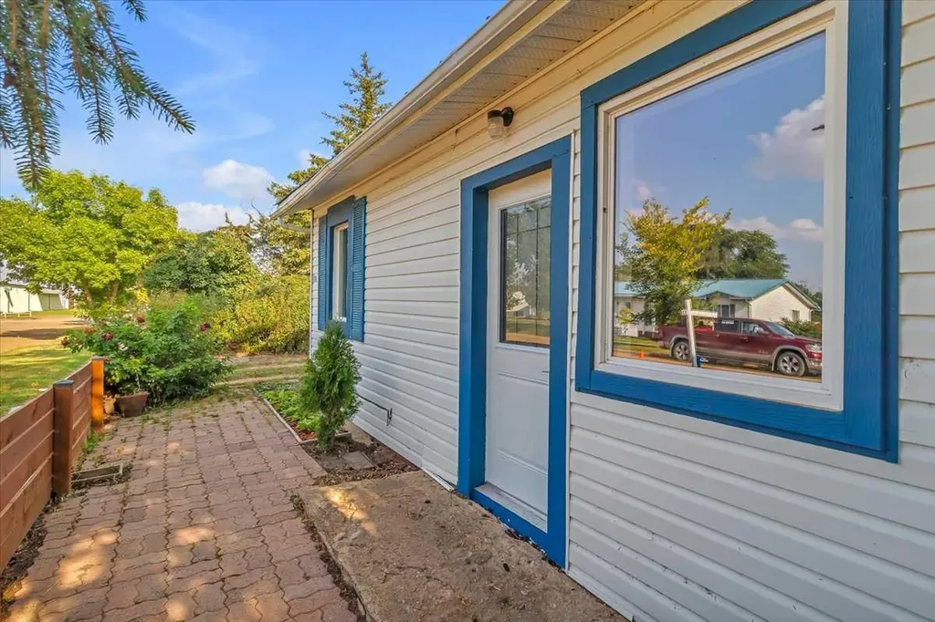 113 2nd Avenue E Delia AB T0J 0W0