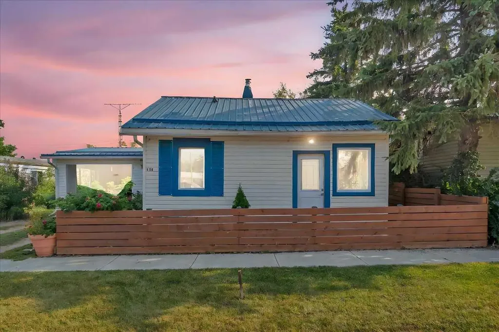 113 2nd Avenue E Delia AB T0J 0W0