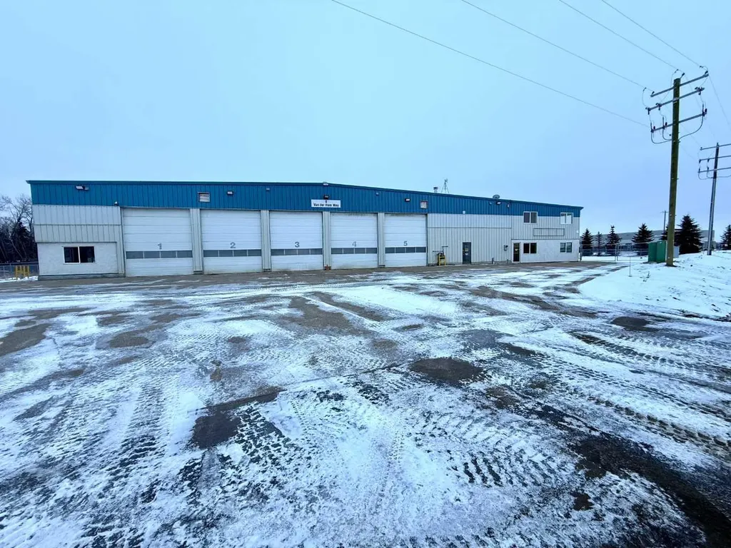 8 Van Der Horn Way Rural Red Deer County AB T4S 2M4