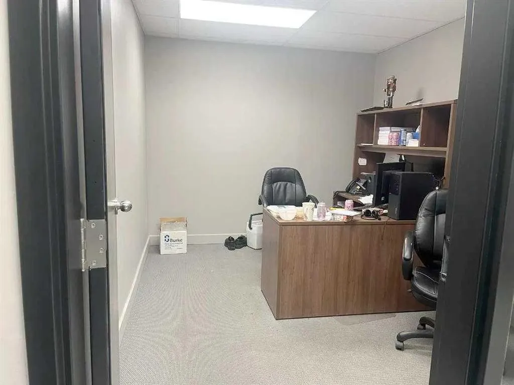 12221 44 Street SE Calgary AB T2Z 4H3