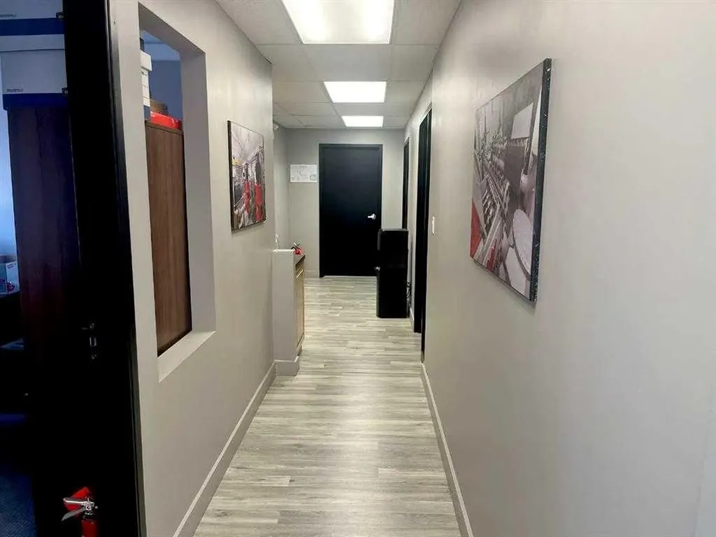 12221 44 Street SE Calgary AB T2Z 4H3