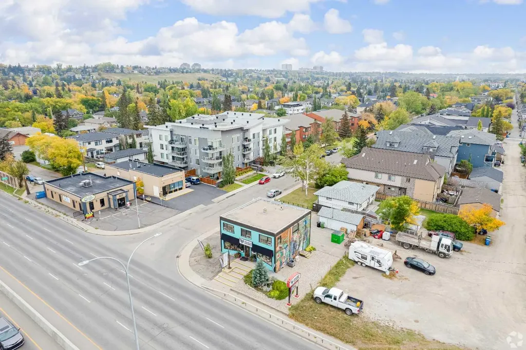 218 Crowchild Trail NW Calgary AB T2N 2R2
