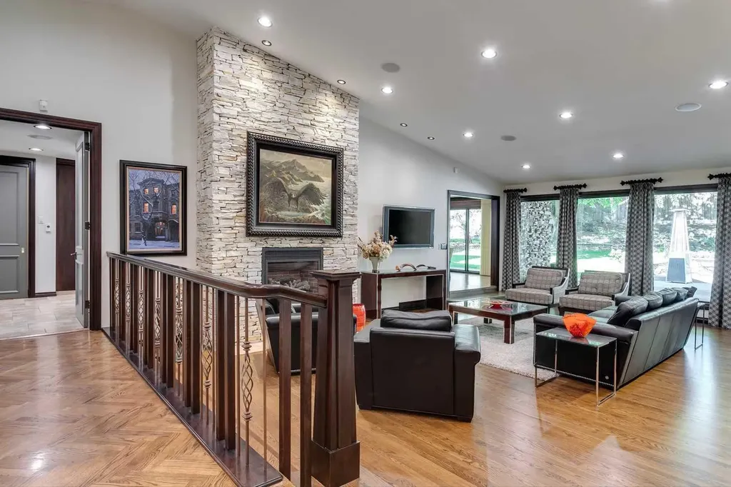 40 Eagle Ridge Place SW Calgary AB T2V 2V8