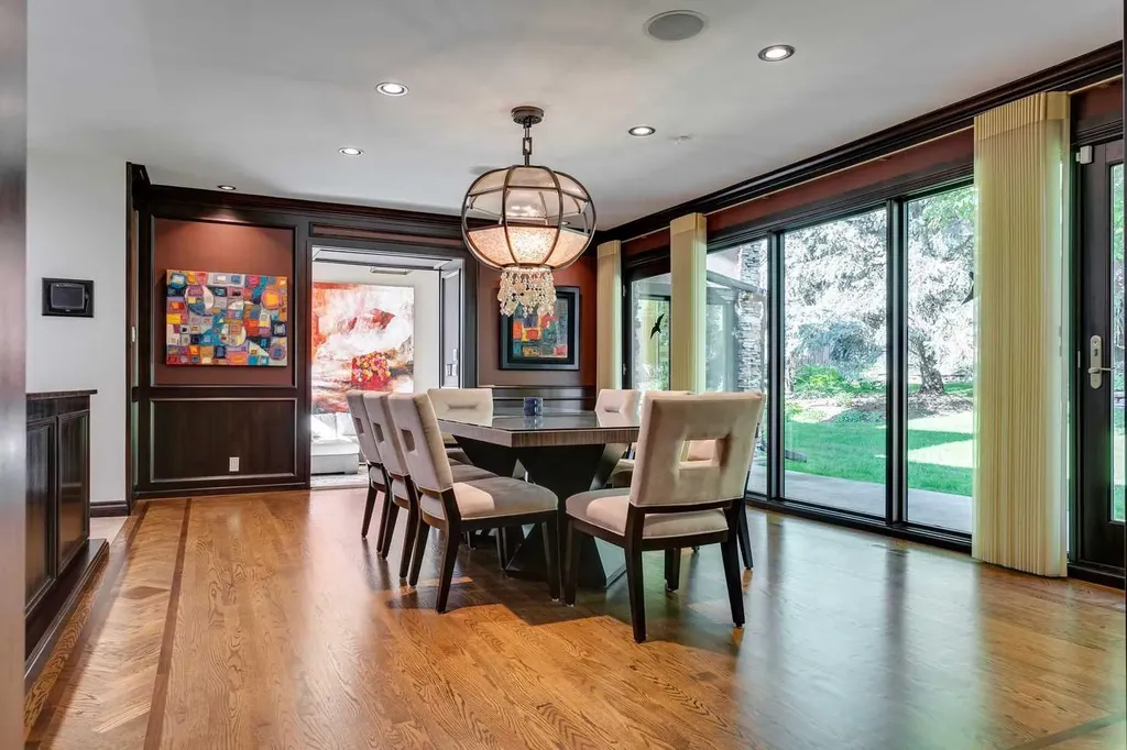 40 Eagle Ridge Place SW Calgary AB T2V 2V8