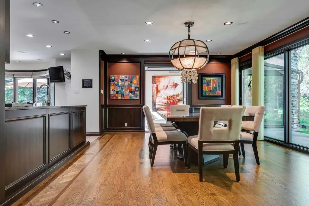 40 Eagle Ridge Place SW Calgary AB T2V 2V8