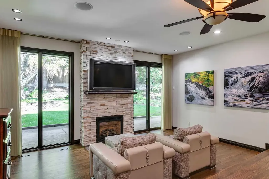 40 Eagle Ridge Place SW Calgary AB T2V 2V8