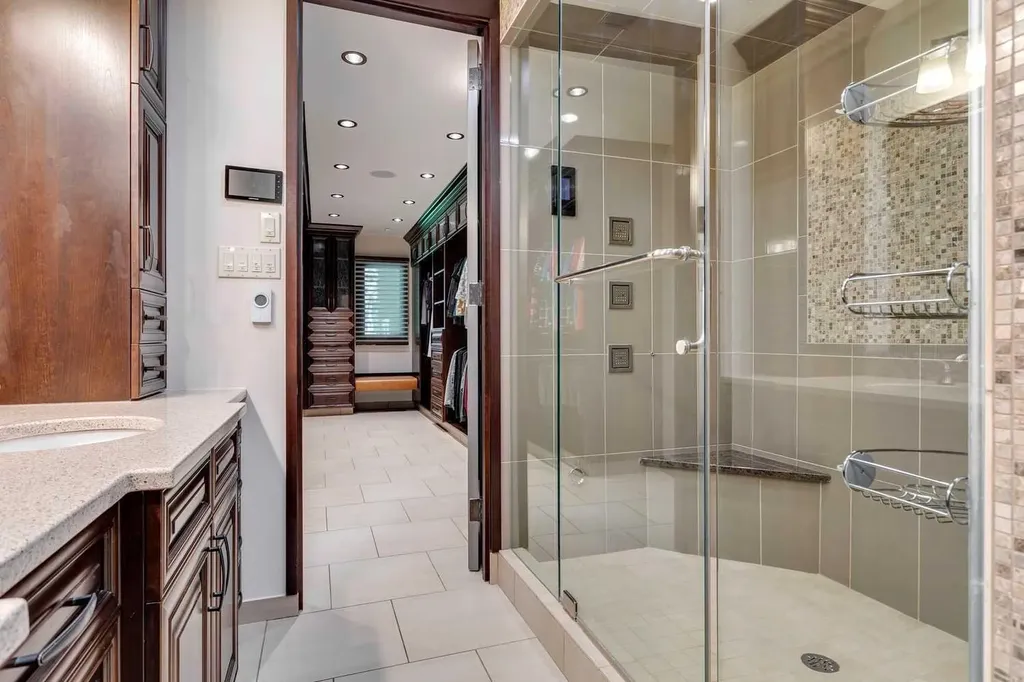 40 Eagle Ridge Place SW Calgary AB T2V 2V8