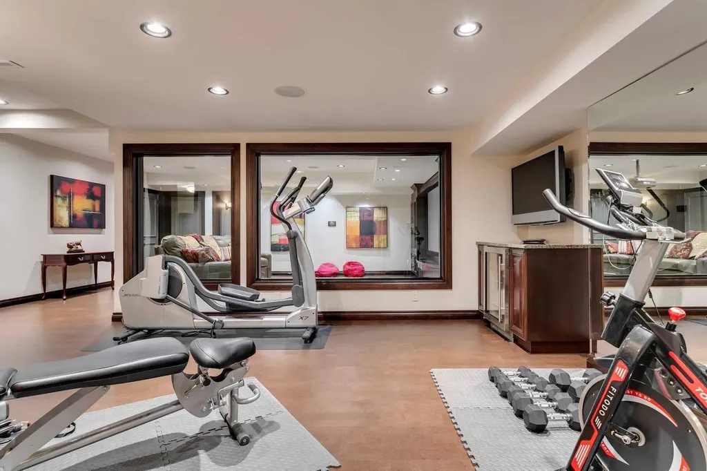40 Eagle Ridge Place SW Calgary AB T2V 2V8