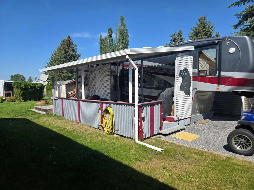 74 Carefree Resort Rural Red Deer County AB T4G 0K6