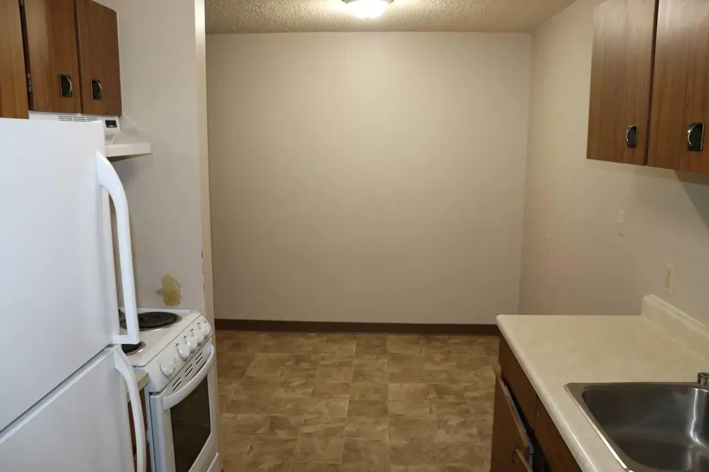 1221B West Haven Drive Edson AB T7E 1P9