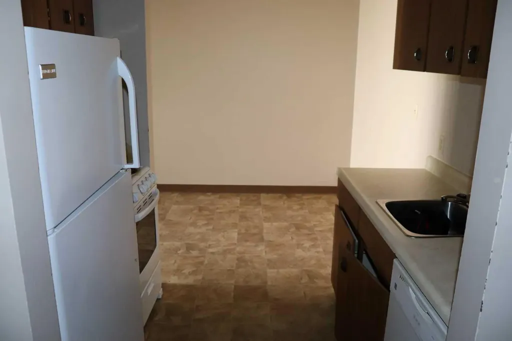1221B West Haven Drive Edson AB T7E 1P9