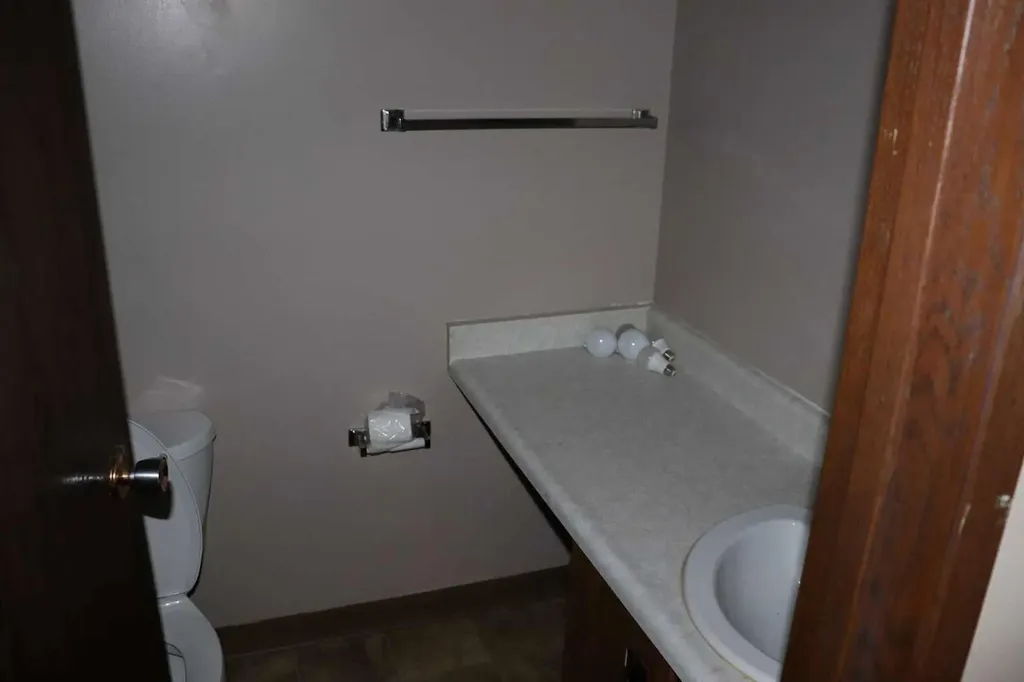 1221B West Haven Drive Edson AB T7E 1P9