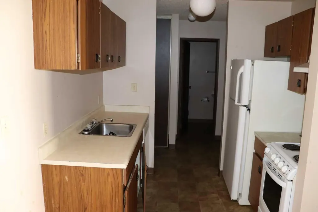 1221B West Haven Drive Edson AB T7E 1P9