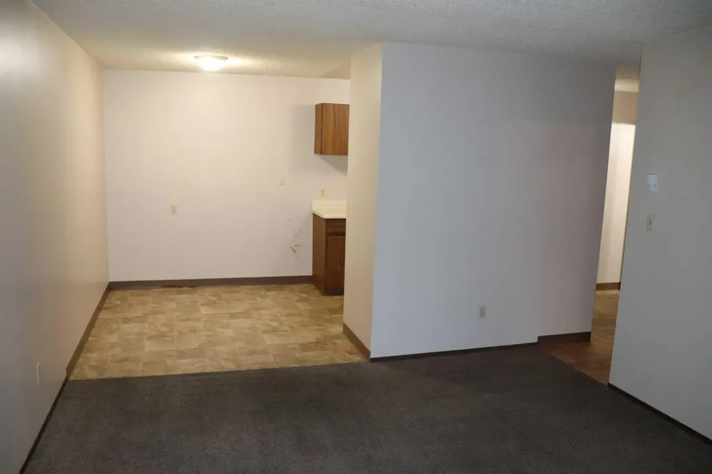 1221B West Haven Drive Edson AB T7E 1P9