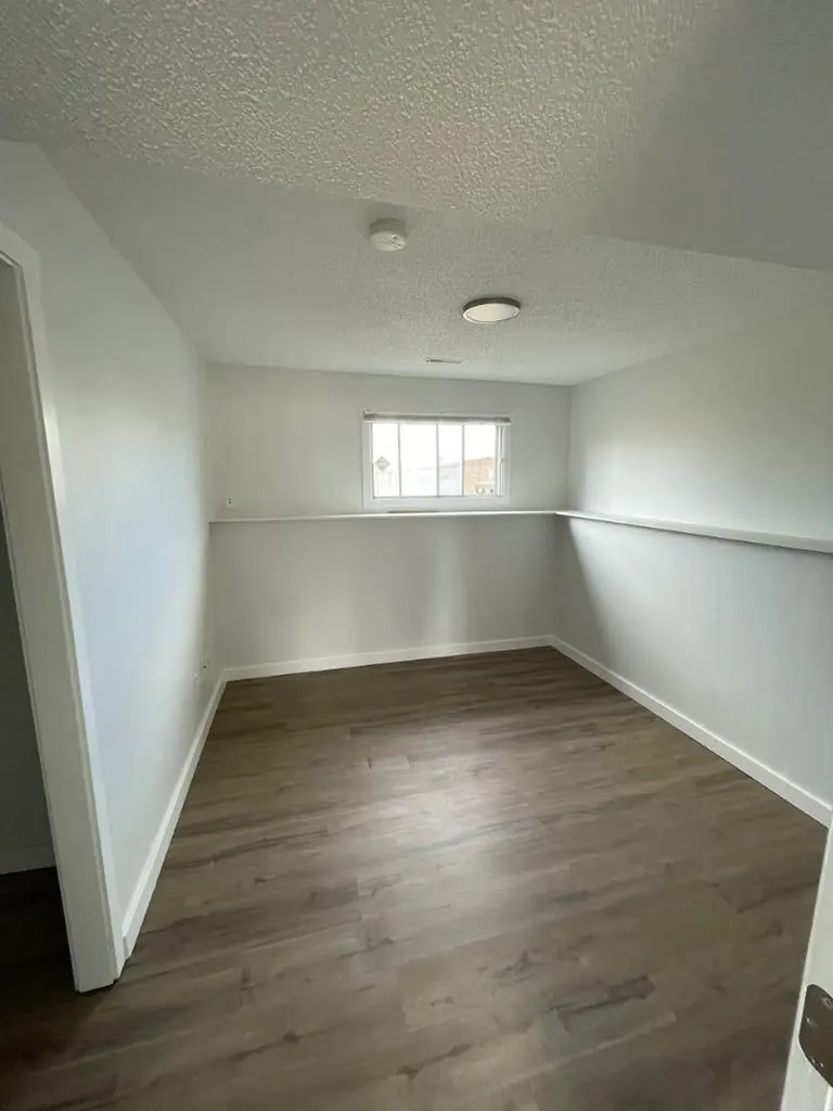 10132 102 Avenue Grande Prairie AB T8V 1A1