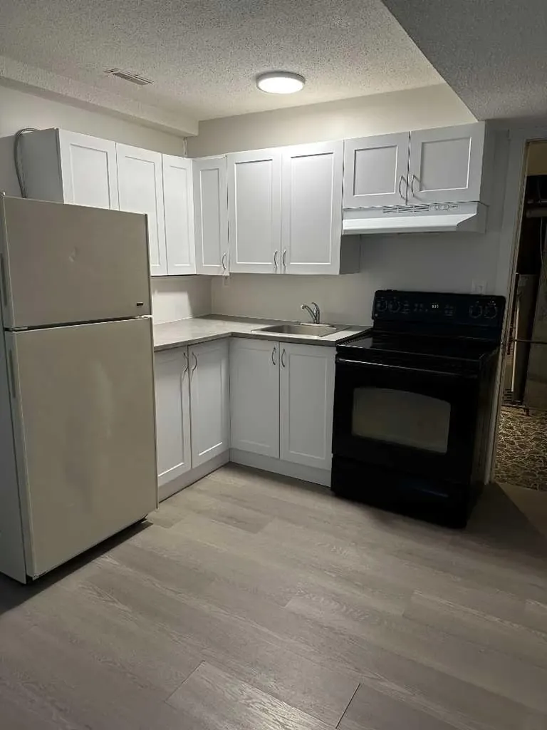10132 102 Avenue Grande Prairie AB T8V 1A1