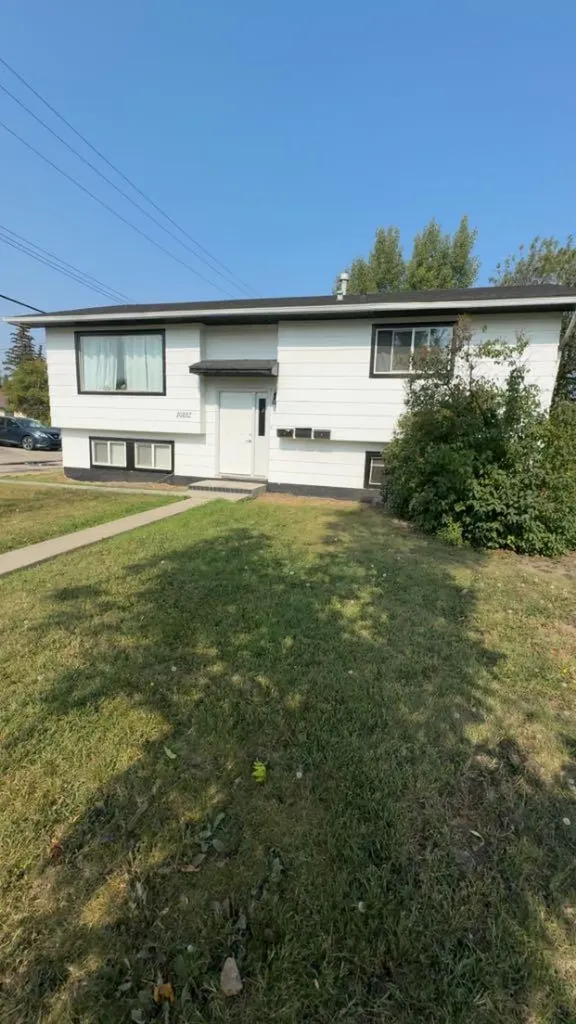10132 102 Avenue Grande Prairie AB T8V 1A1