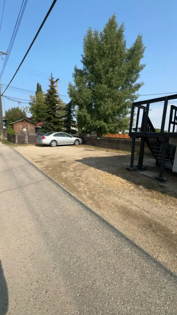 10132 102 Avenue Grande Prairie AB T8V 1A1