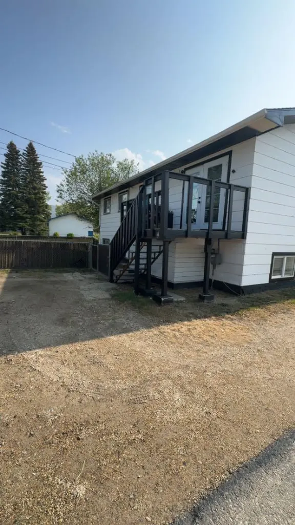 10132 102 Avenue Grande Prairie AB T8V 1A1