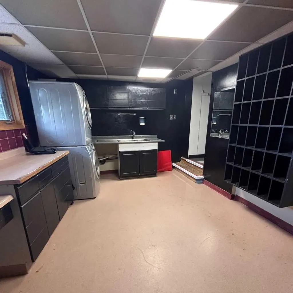 20 3 Street SE Medicine Hat AB T1A0G2