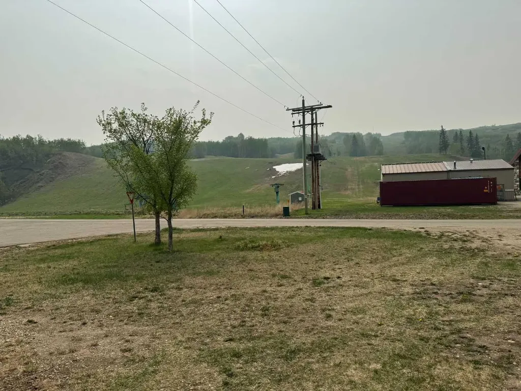 10421 89 Street Peace River AB T8S 1N9