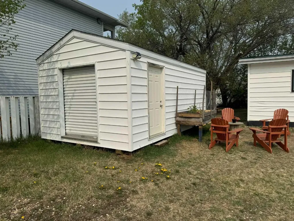10421 89 Street Peace River AB T8S 1N9