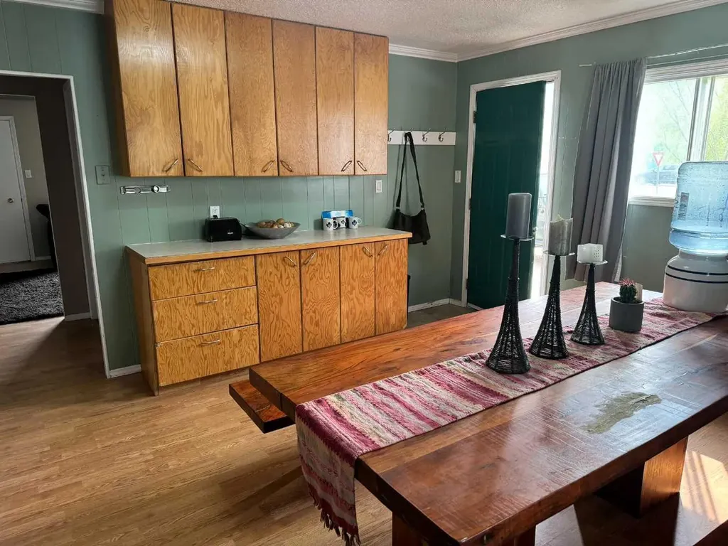 10421 89 Street Peace River AB T8S 1N9