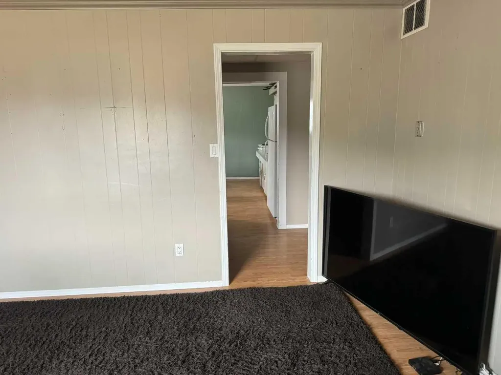 10421 89 Street Peace River AB T8S 1N9