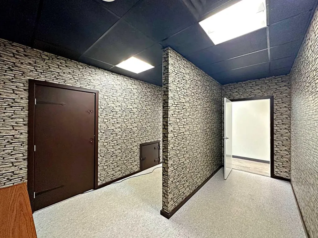 9906A Franklin Avenue Fort Mcmurray AB T9H 2K5