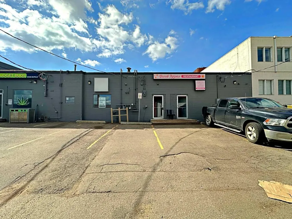 9906A Franklin Avenue Fort Mcmurray AB T9H 2K5