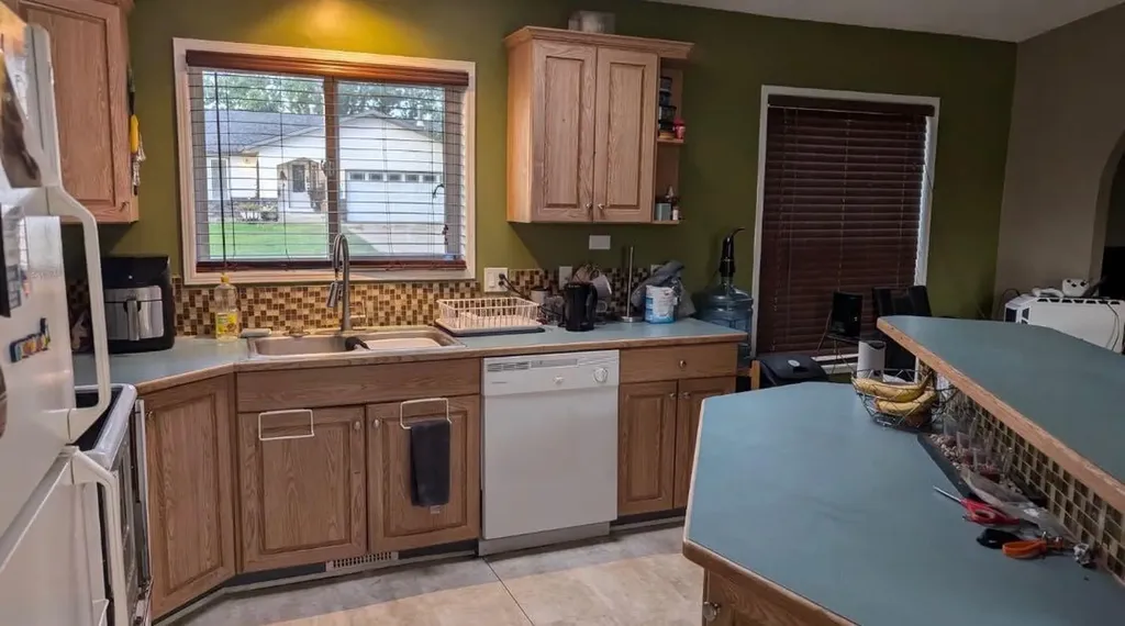 4803 52 Street Lougheed AB T0B 0B9