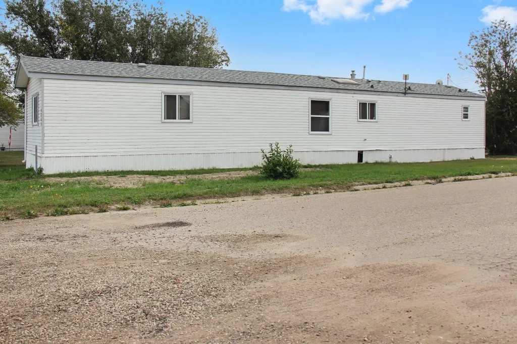 4803 52 Street Lougheed AB T0B 0B9