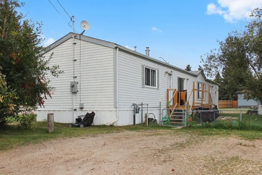 4803 52 Street Lougheed AB T0B 0B9
