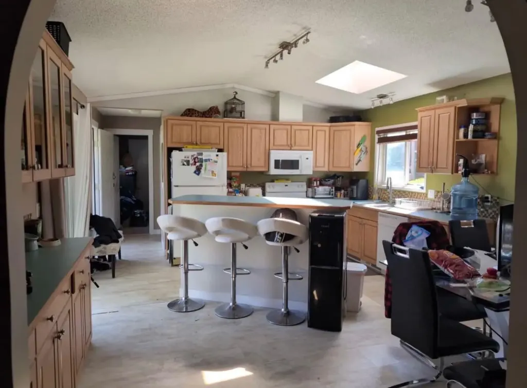 4803 52 Street Lougheed AB T0B 0B9