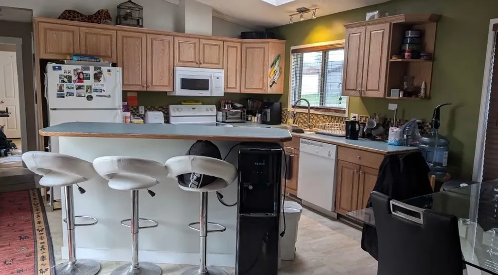 4803 52 Street Lougheed AB T0B 0B9