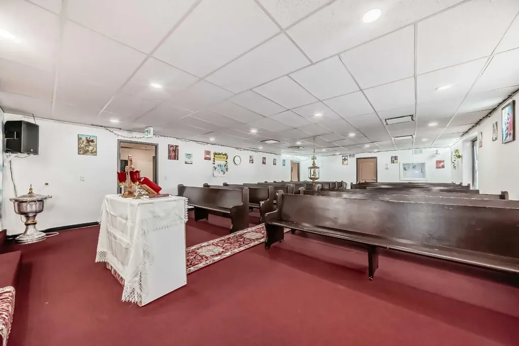 1829 54 Street SE Calgary AB T2B1N5