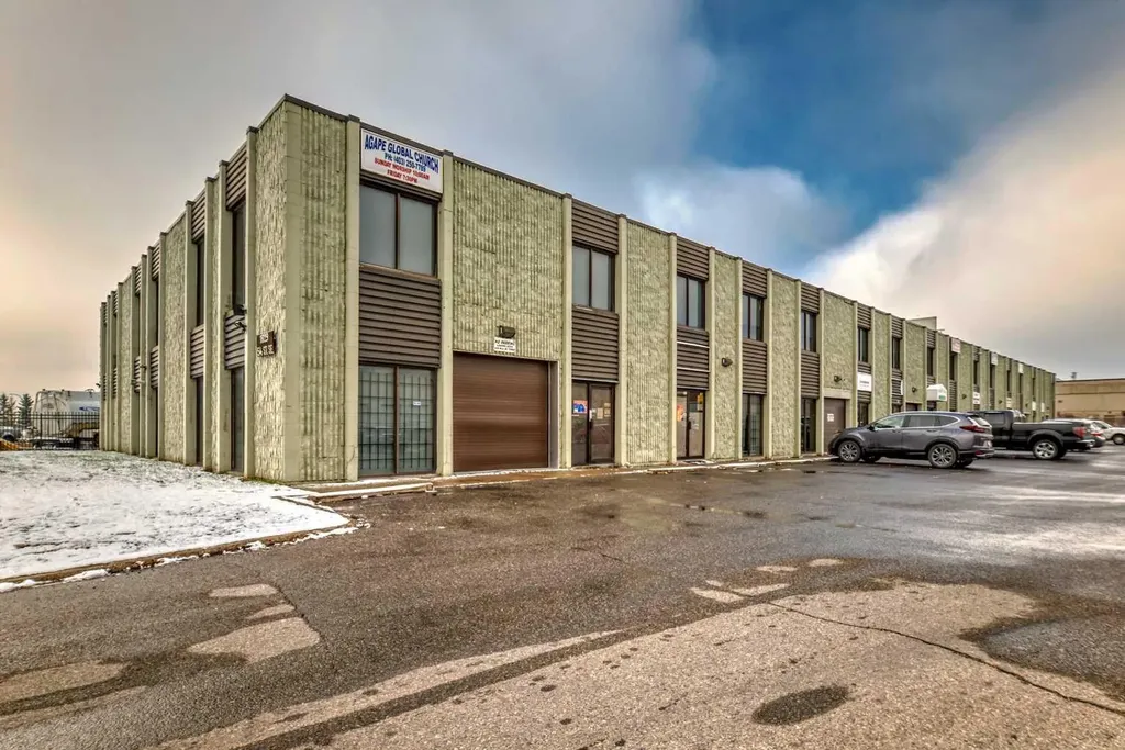1829 54 Street SE Calgary AB T2B1N5