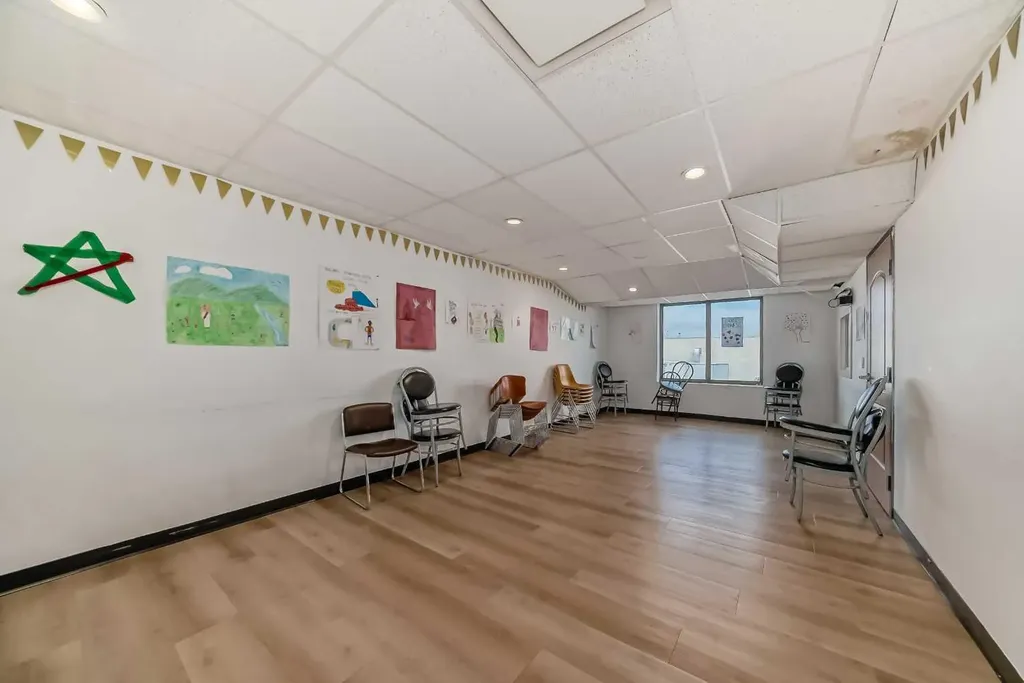 1829 54 Street SE Calgary AB T2B1N5